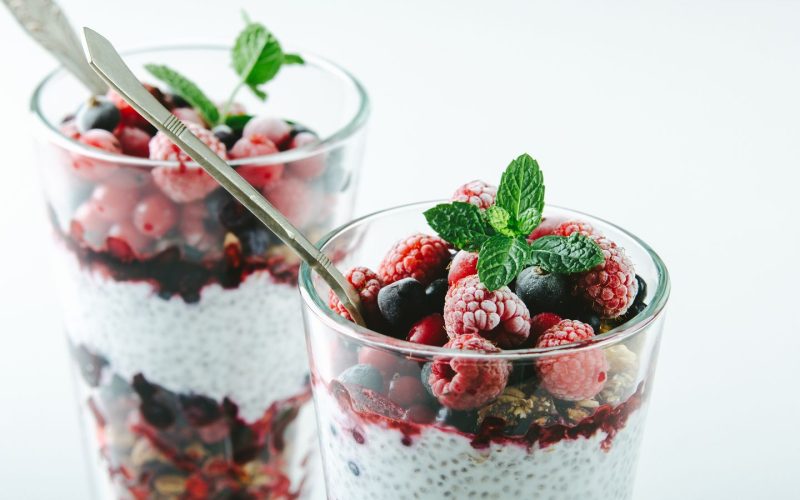 Chia,Pudding,With,Granola,And,Frozen,Berries